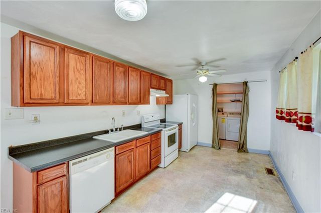 4152 Pughsville RD, Suffolk, VA 23435