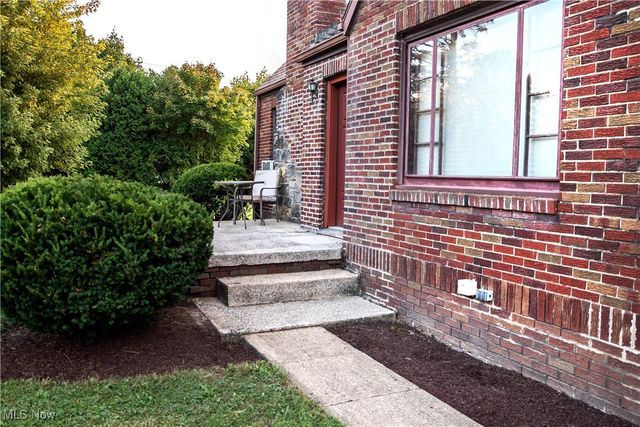 2792 S Canfield Niles Road, Austintown, OH 44515