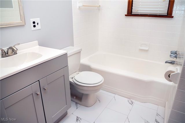 2792 S Canfield Niles Road, Austintown, OH 44515