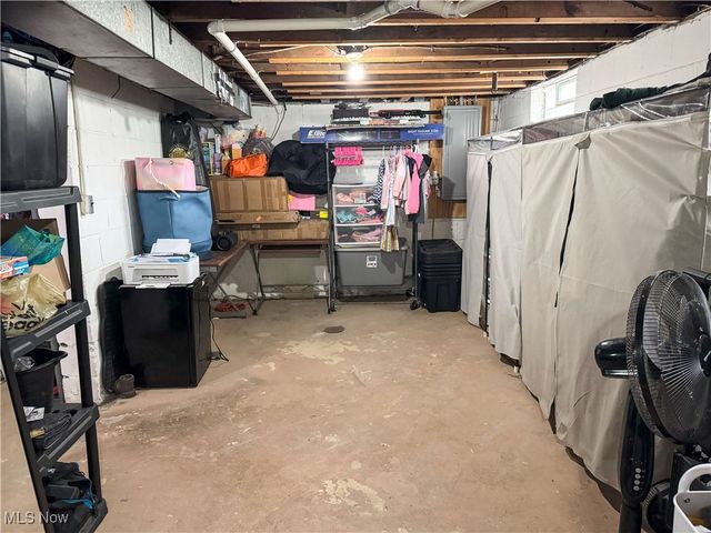 2792 S Canfield Niles Road, Austintown, OH 44515