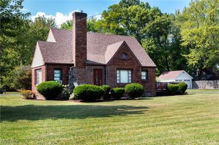 2792 S Canfield Niles Road, Austintown, OH 44515