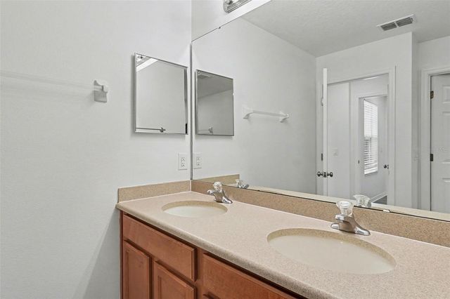 16 CANTERBURY BELL DRIVE, Oviedo, FL 32765