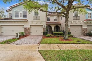 16 CANTERBURY BELL DRIVE, Oviedo, FL 32765