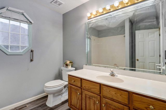 5155 S Hampton Avenue, Springfield, MO 65810