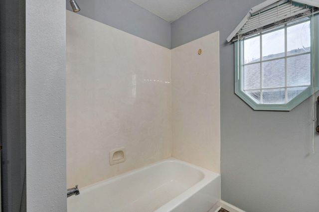 5155 S Hampton Avenue, Springfield, MO 65810