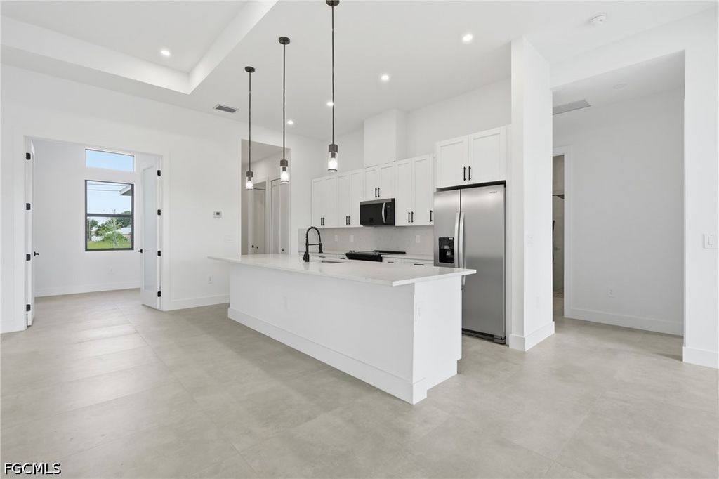 Image 12 of property listing at 343 NE 15th ST, Cape Coral, FL 33909