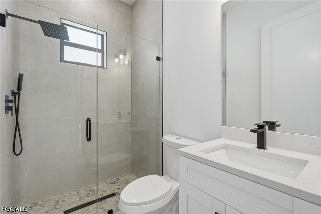 Image 33 of property listing at 343 NE 15th ST, Cape Coral, FL 33909