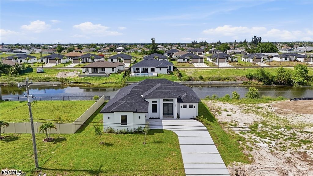 Image 4 of property listing at 343 NE 15th ST, Cape Coral, FL 33909