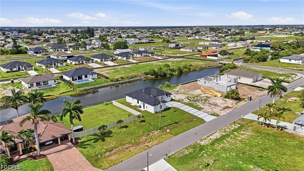 Image 5 of property listing at 343 NE 15th ST, Cape Coral, FL 33909