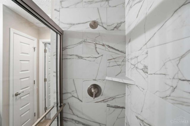 65 Timber Creek Drive, Carlisle, OH 45005