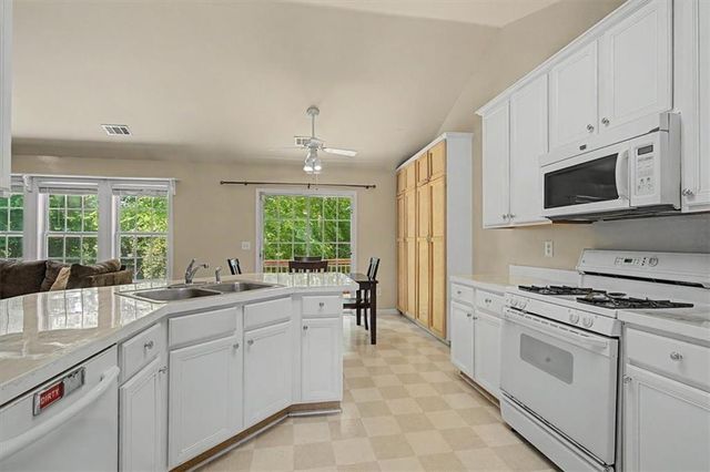 3139 Brookeview Lane NW, Kennesaw, GA 30152