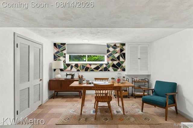 4966 Whispering Pine Lane, Bloomfield Hills, MI 48302