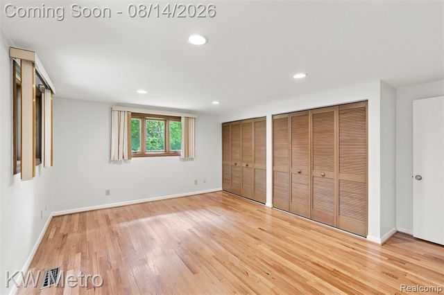 4966 Whispering Pine Lane, Bloomfield Hills, MI 48302