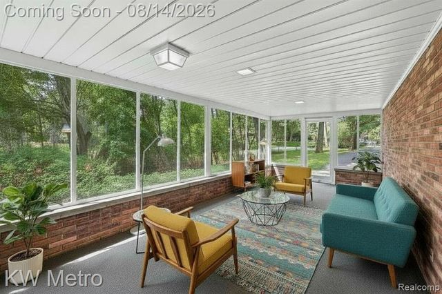 4966 Whispering Pine Lane, Bloomfield Hills, MI 48302