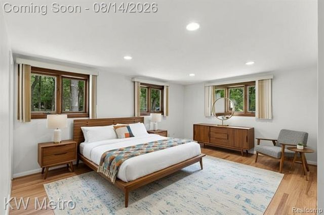 4966 Whispering Pine Lane, Bloomfield Hills, MI 48302