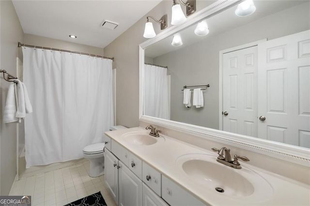 5346 Oxford Chase Way, Atlanta, GA 30338