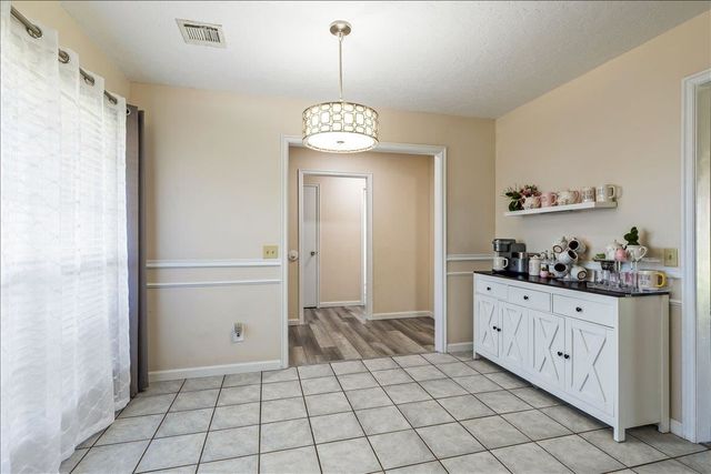 1423 SE Hillcrest Ave., Lawton, OK 73501