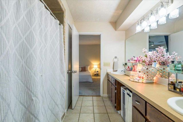 1423 SE Hillcrest Ave., Lawton, OK 73501