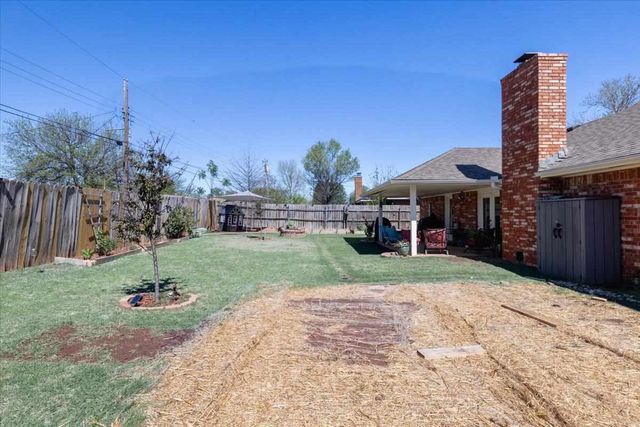 1423 SE Hillcrest Ave., Lawton, OK 73501