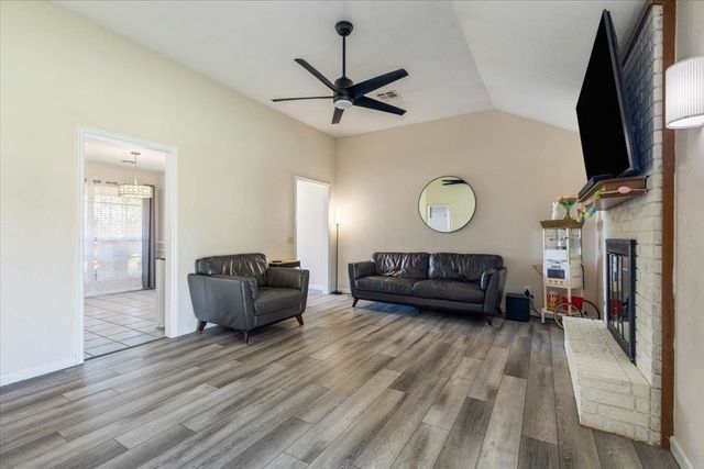 1423 SE Hillcrest Ave., Lawton, OK 73501