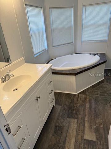 102 NE 13TH AVENUE, Chiefland, FL 32626