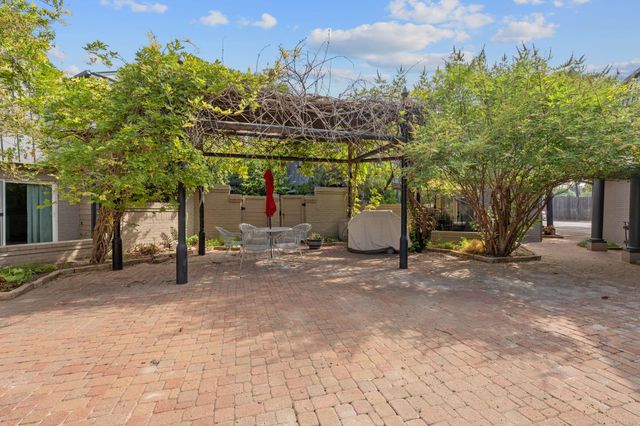 2500 Steck Ave 4, Austin, TX 78757