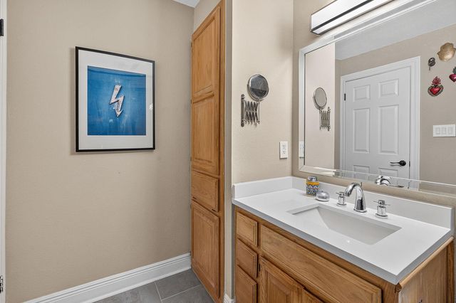 2500 Steck Ave 4, Austin, TX 78757