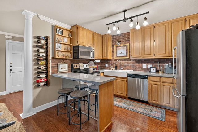 2500 Steck Ave 4, Austin, TX 78757