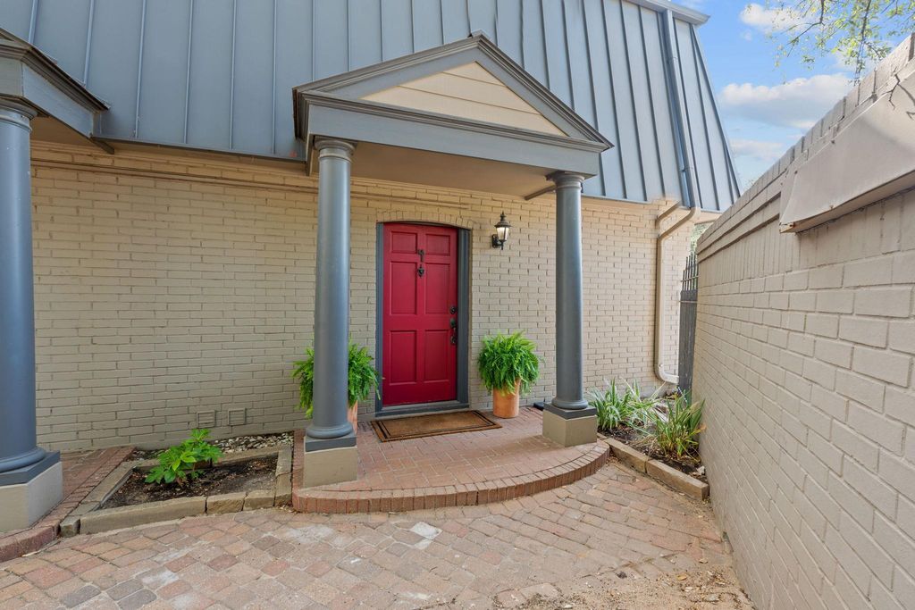 2500 Steck Ave 4, Austin, TX 78757