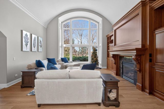 19159 248th Avenue, Bettendorf, IA 52722