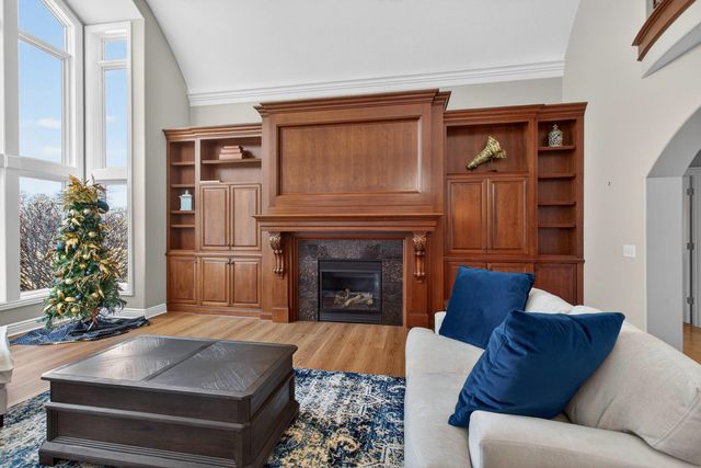 19159 248th Avenue, Bettendorf, IA 52722