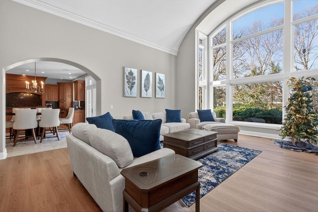 19159 248th Avenue, Bettendorf, IA 52722