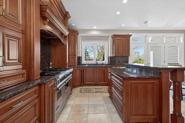 19159 248th Avenue, Bettendorf, IA 52722