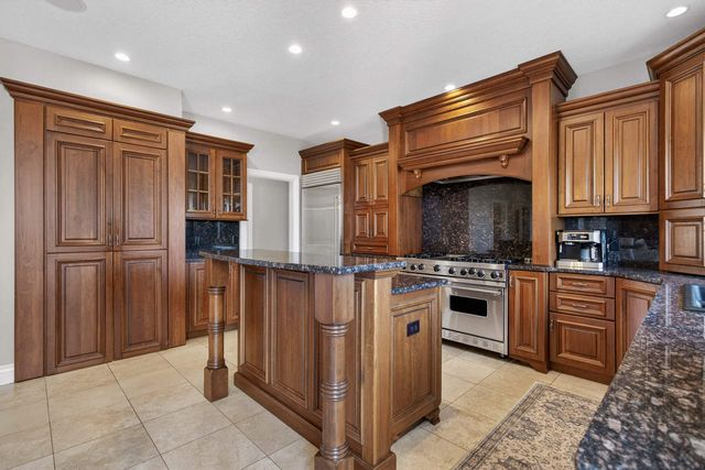 19159 248th Avenue, Bettendorf, IA 52722