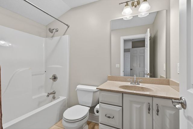 19159 248th Avenue, Bettendorf, IA 52722