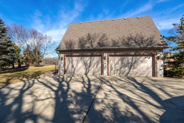19159 248th Avenue, Bettendorf, IA 52722