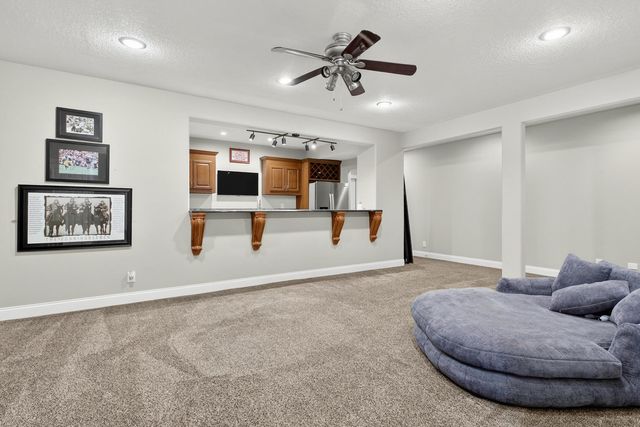 19159 248th Avenue, Bettendorf, IA 52722