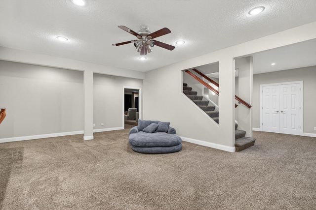 19159 248th Avenue, Bettendorf, IA 52722