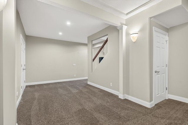 19159 248th Avenue, Bettendorf, IA 52722