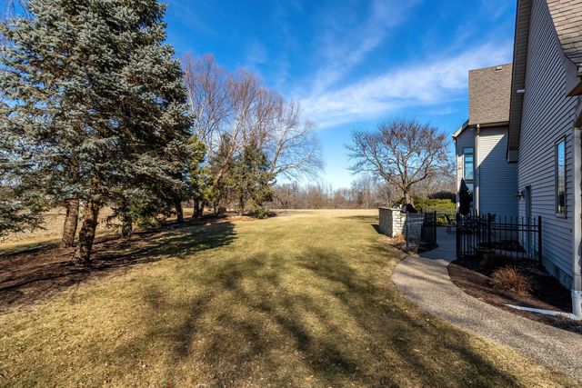 19159 248th Avenue, Bettendorf, IA 52722