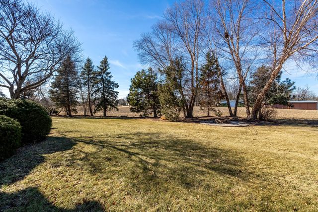 19159 248th Avenue, Bettendorf, IA 52722