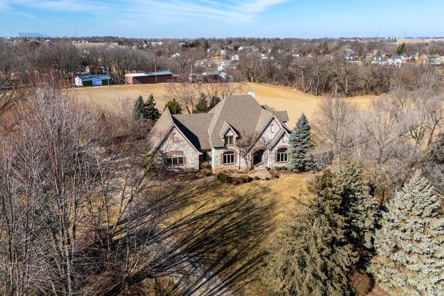 19159 248th Avenue, Bettendorf, IA 52722