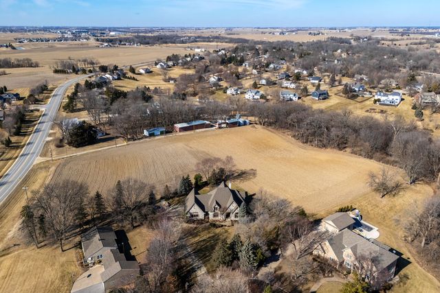 19159 248th Avenue, Bettendorf, IA 52722