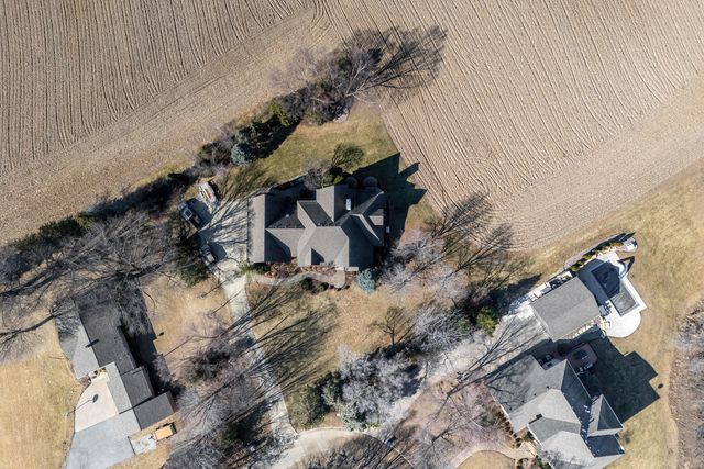 19159 248th Avenue, Bettendorf, IA 52722