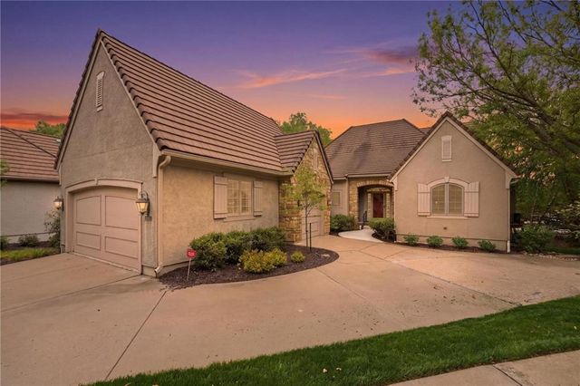 11357 Buena Vista Street, Leawood, KS 66211