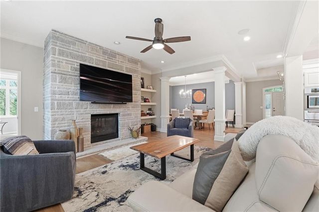 11357 Buena Vista Street, Leawood, KS 66211