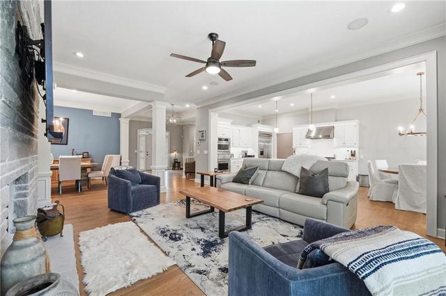 11357 Buena Vista Street, Leawood, KS 66211