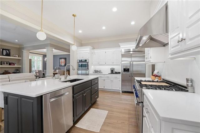 11357 Buena Vista Street, Leawood, KS 66211