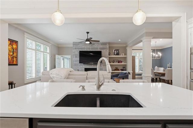 11357 Buena Vista Street, Leawood, KS 66211