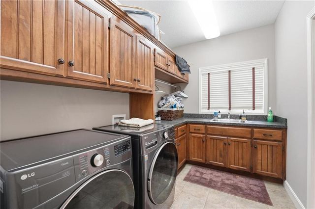 11357 Buena Vista Street, Leawood, KS 66211